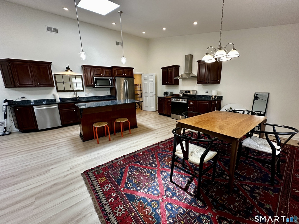 18 Graves Avenue - Photo 4