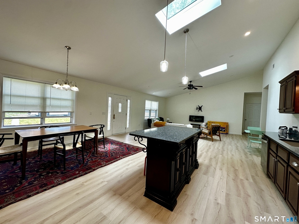 18 Graves Avenue - Photo 7
