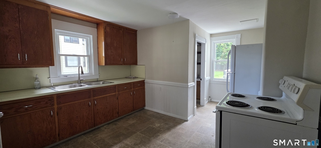 86 Main Street - Photo 3