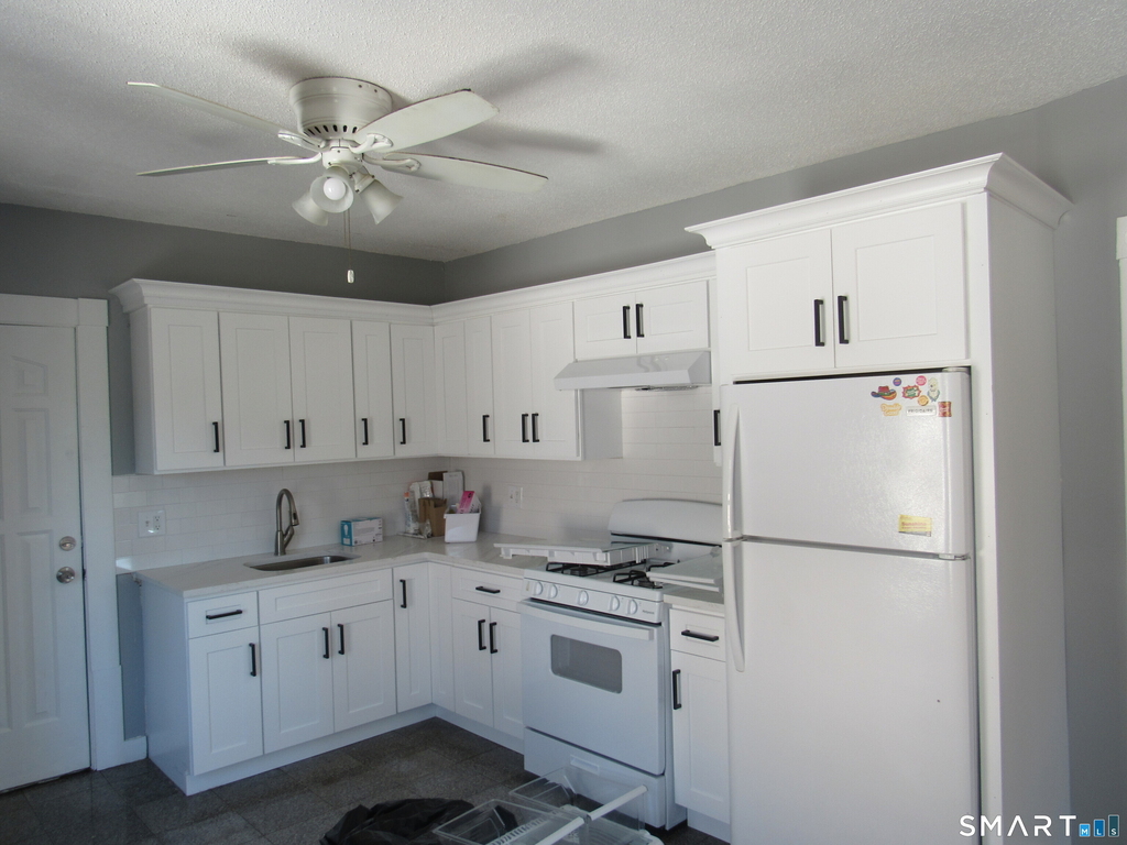 69 Center Street - Photo 2