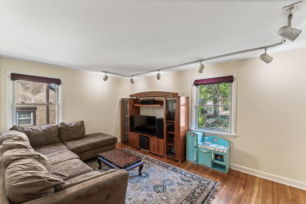 112 Fourth Street - Photo 12