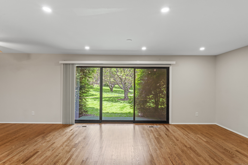 245 Hamilton Avenue - Photo 3