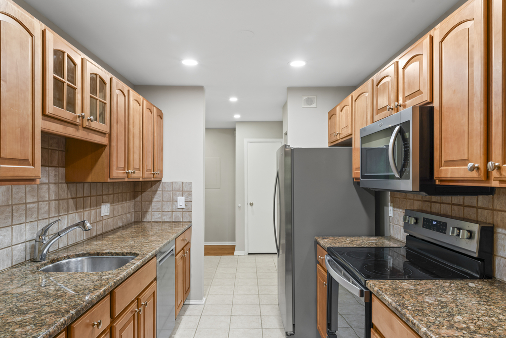 245 Hamilton Avenue - Photo 4