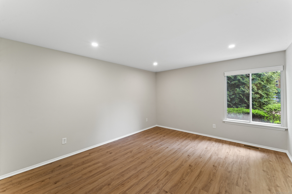 245 Hamilton Avenue - Photo 15