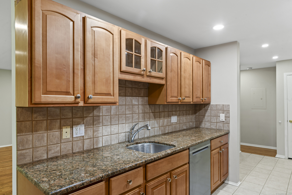245 Hamilton Avenue - Photo 8