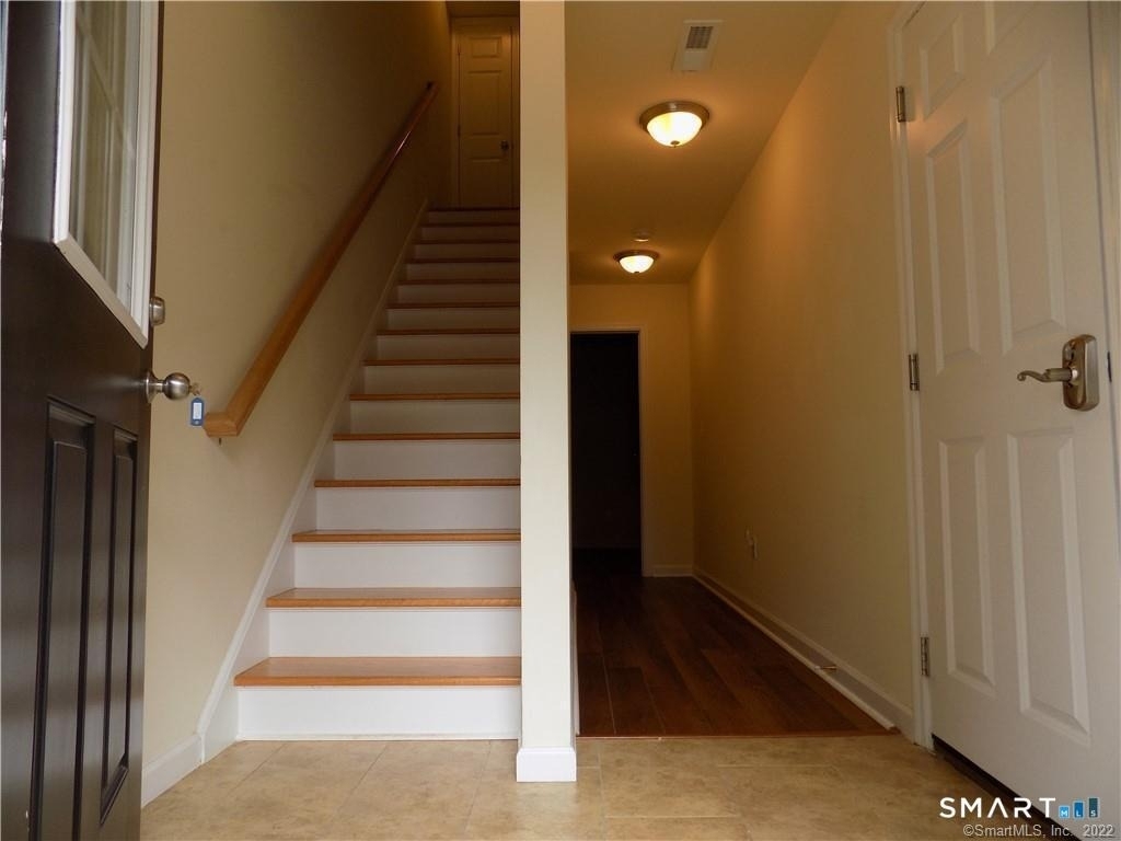 6 Barnum Court - Photo 2