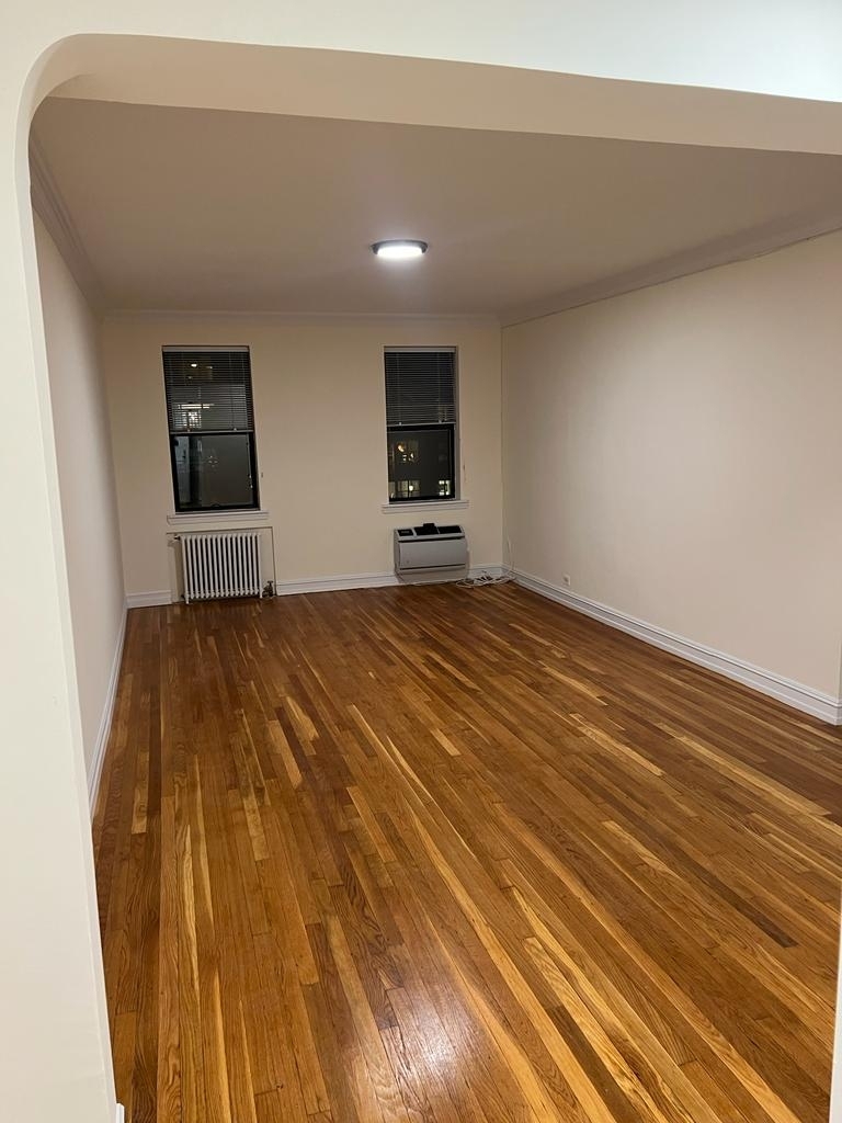 E 89th St / York Avenue - Photo 3