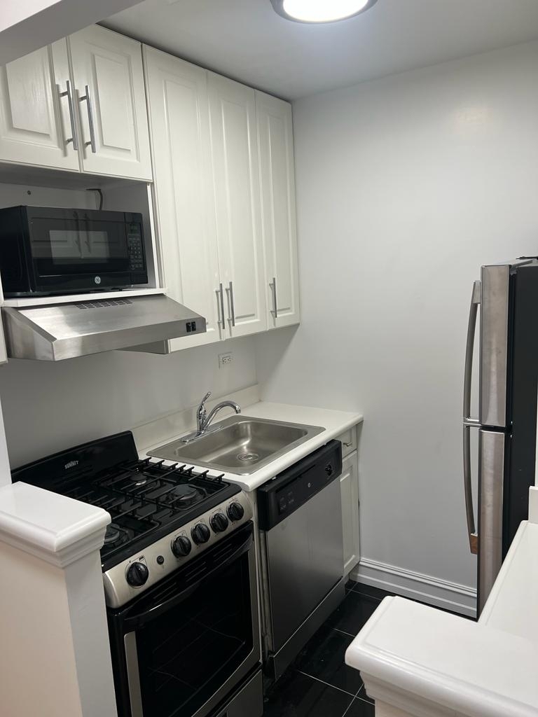 E 89th St / York Avenue - Photo 0