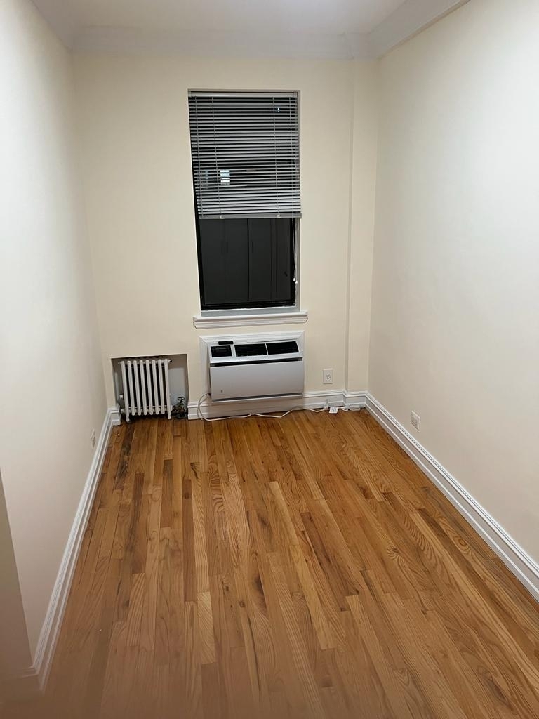 E 89th St / York Avenue - Photo 10
