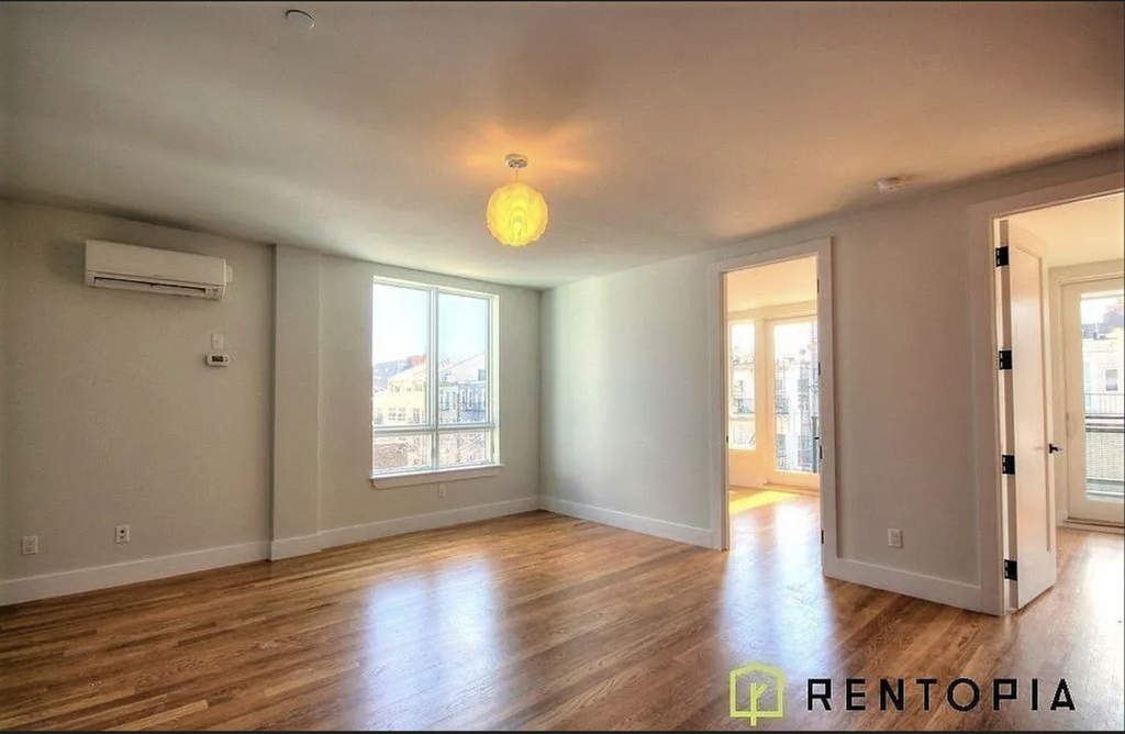 77 Berry Street - Photo 0