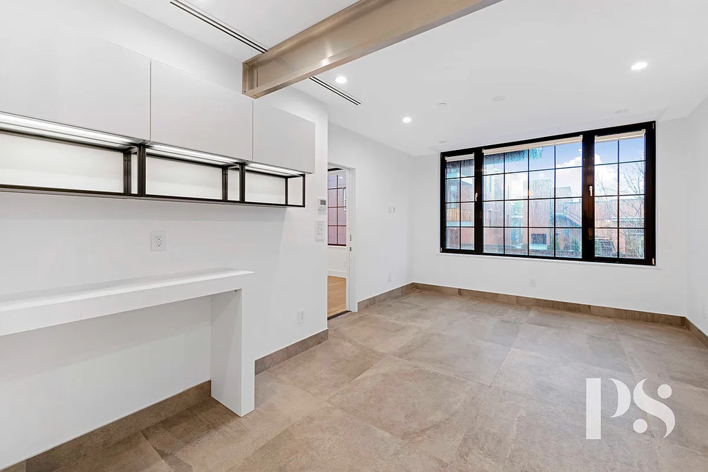 205 Frost Street - Photo 2