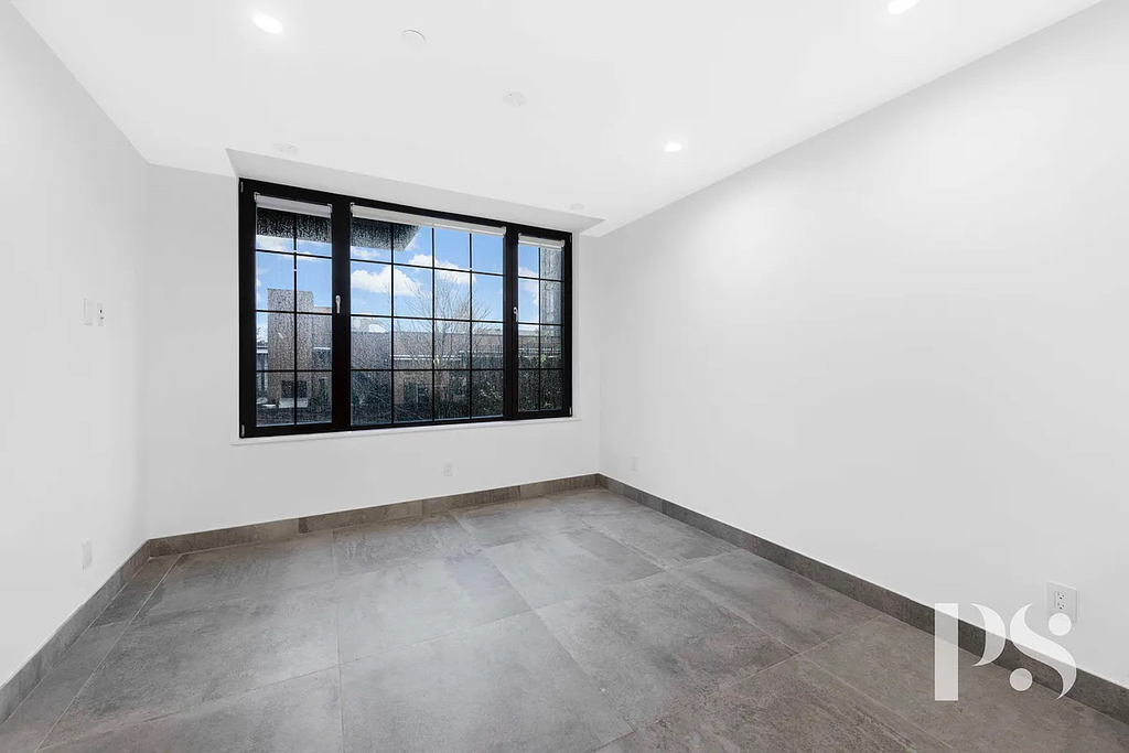 205 Frost Street - Photo 4