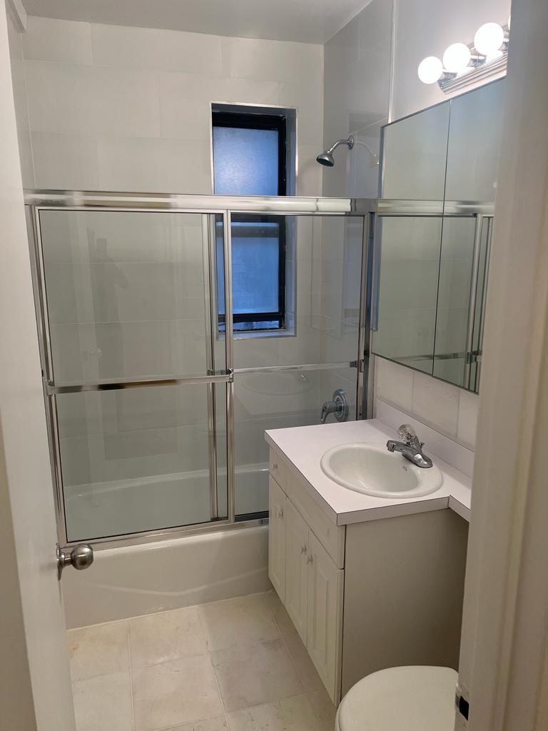 E 89th St / York Avenue - Photo 1
