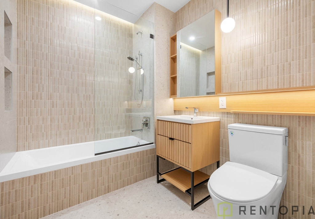 104 Fleet Place - Photo 2