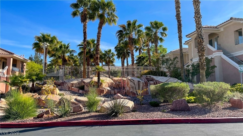 10500 Pine Pointe Avenue - Photo 14