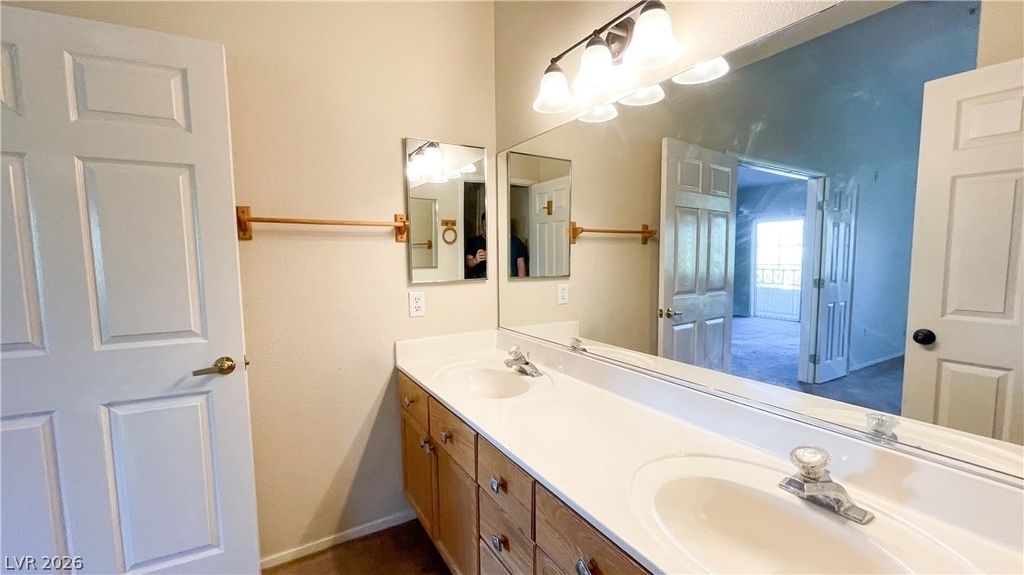 10500 Pine Pointe Avenue - Photo 7