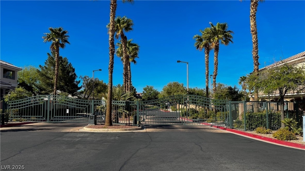 10500 Pine Pointe Avenue - Photo 15