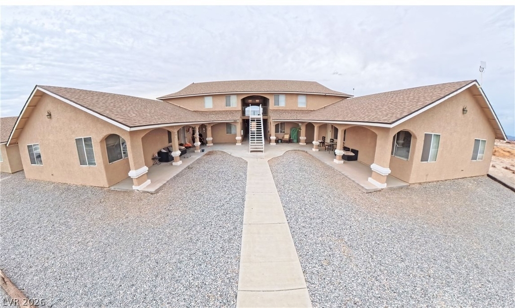 2321 E Calvada Boulevard - Photo 0