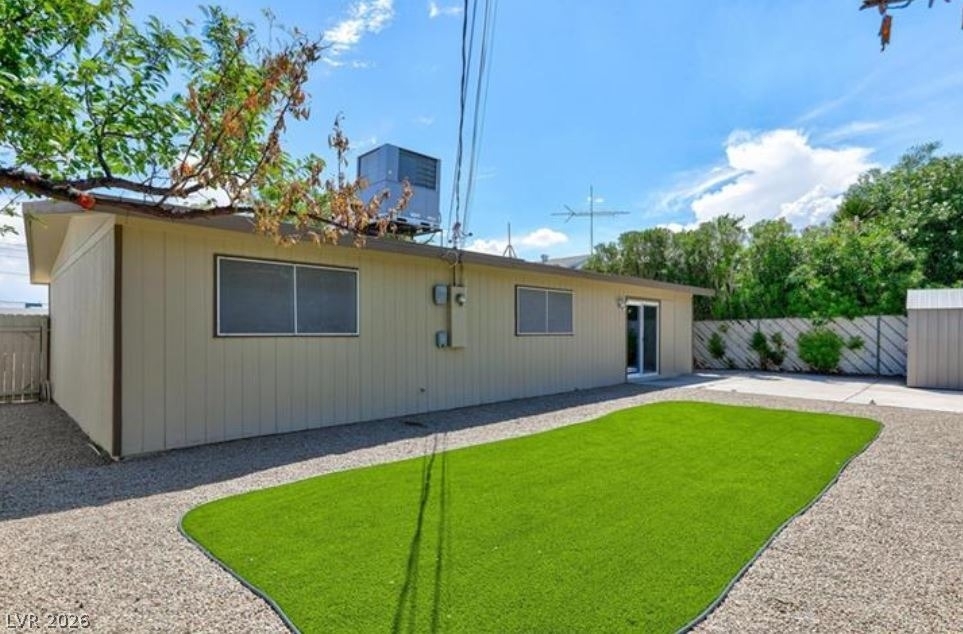 6320 Shawnee Avenue - Photo 37