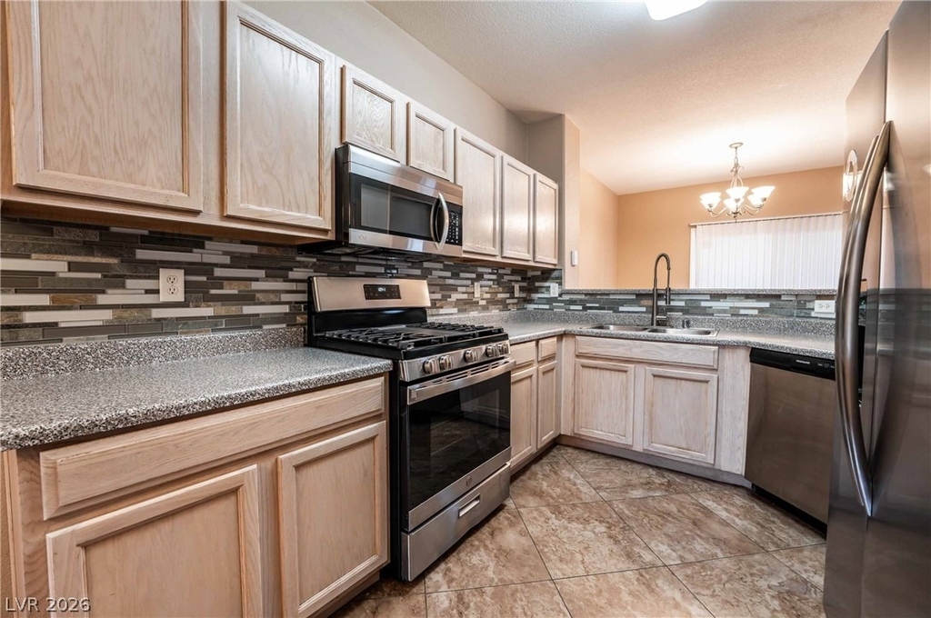 2000 Quartz Cliff Street - Photo 10