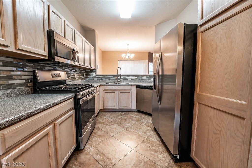 2000 Quartz Cliff Street - Photo 11