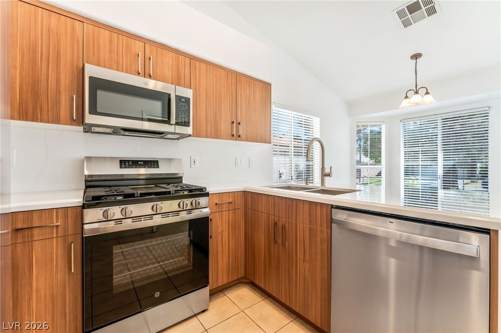 9724 Panorama Cliff Drive - Photo 15