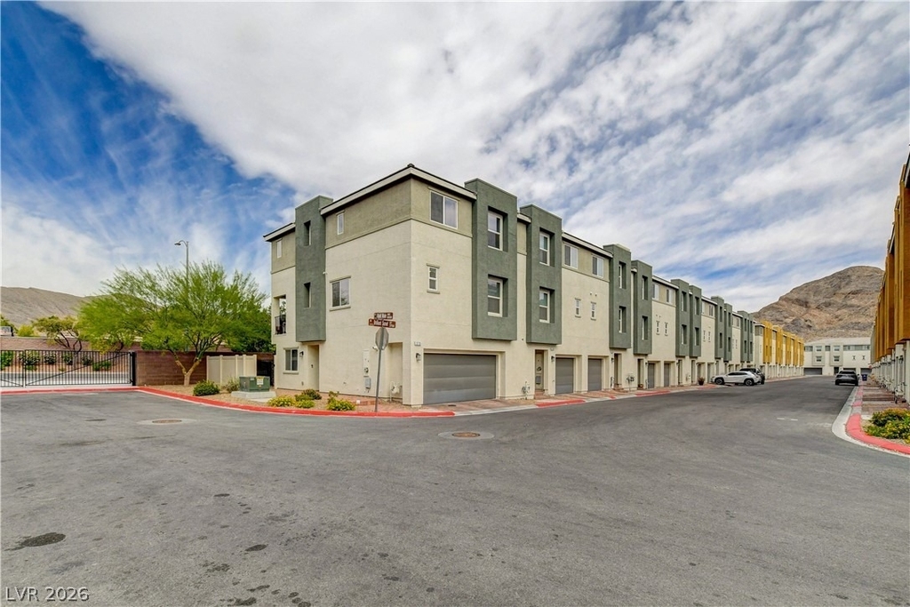 3715 Brilliant Sunset Street - Photo 47