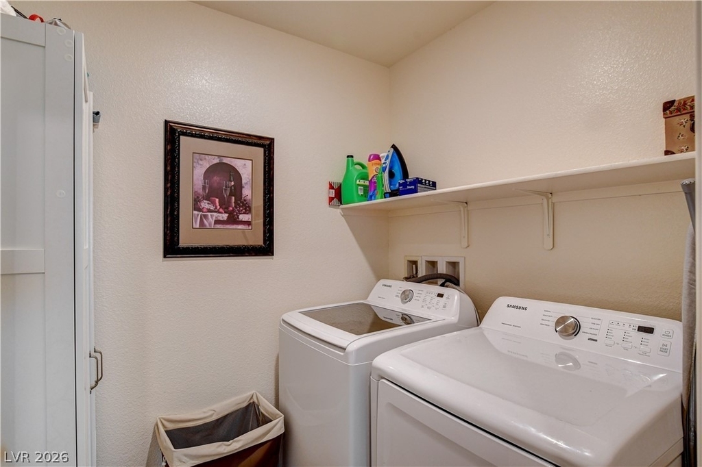3715 Brilliant Sunset Street - Photo 36