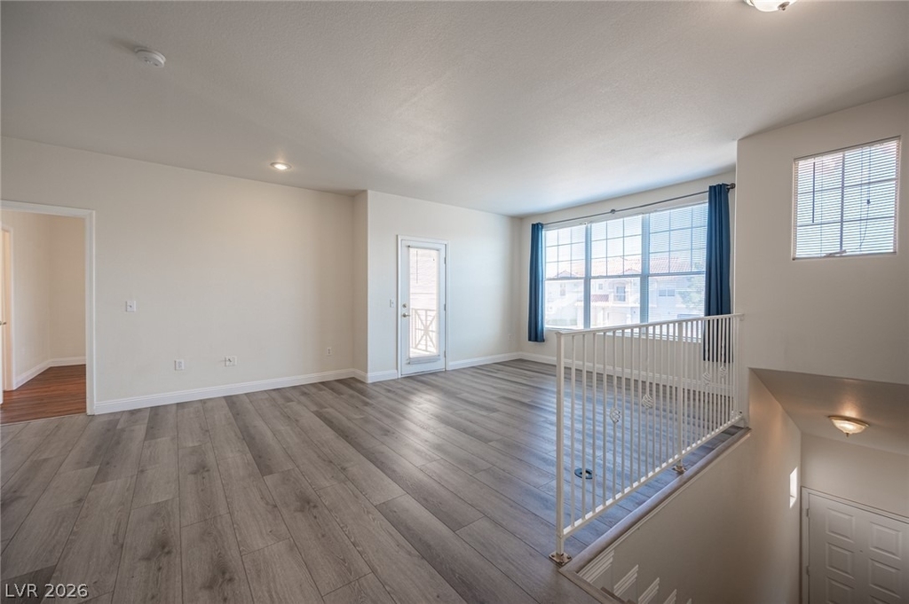 8555 W Russell Road - Photo 4