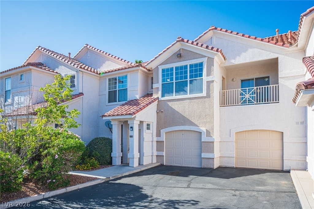 8555 W Russell Road - Photo 0