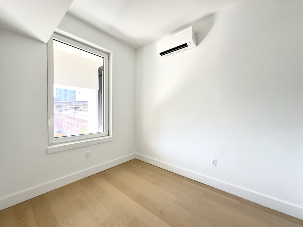 South 6th Street , Broadway - Photo 3
