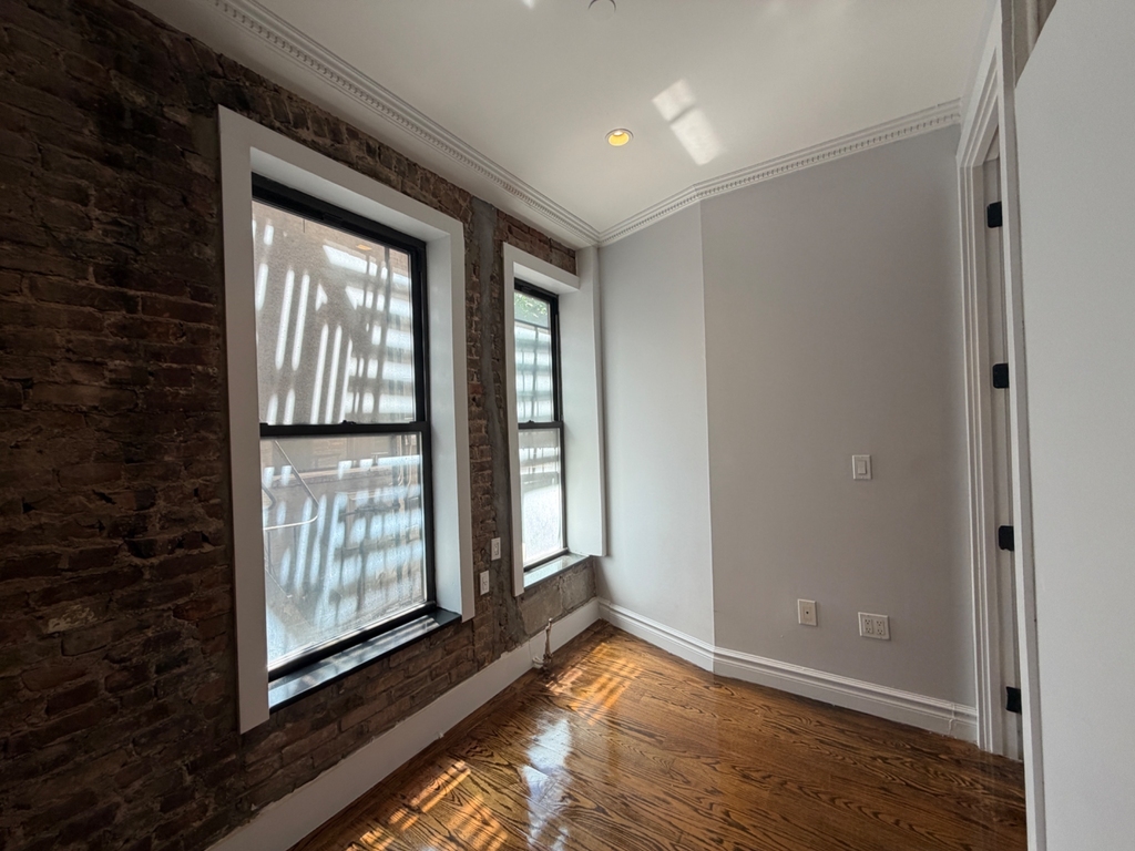 East 13th & 3rd Ave - Photo 8