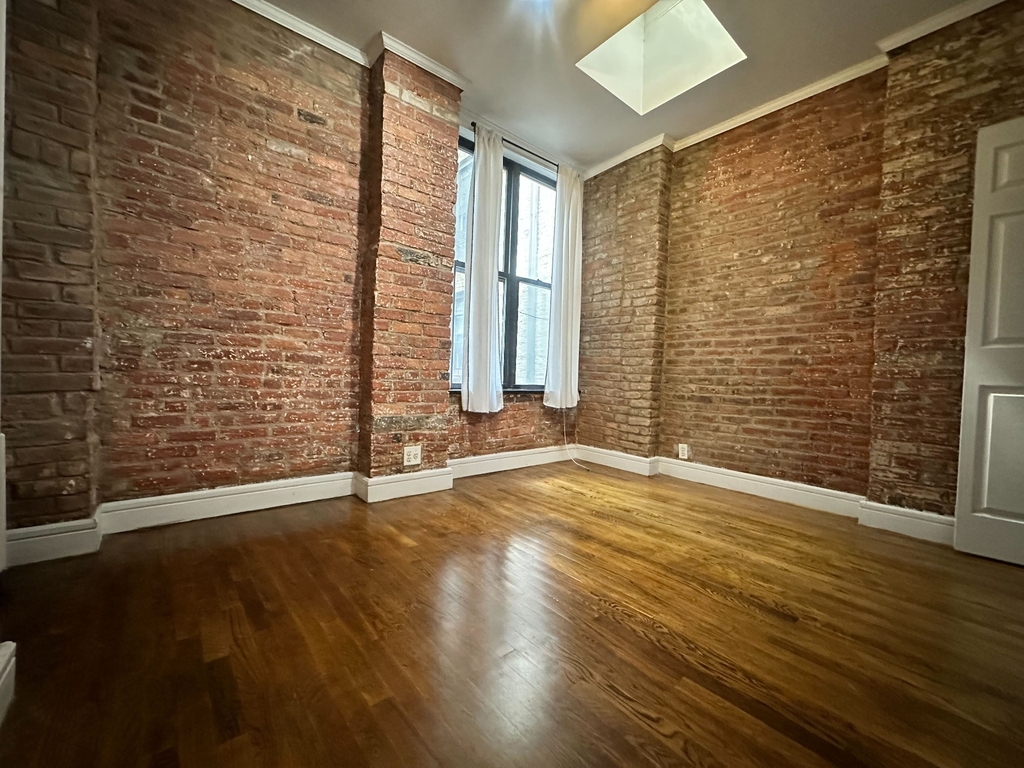 East 13th Street - Photo 0