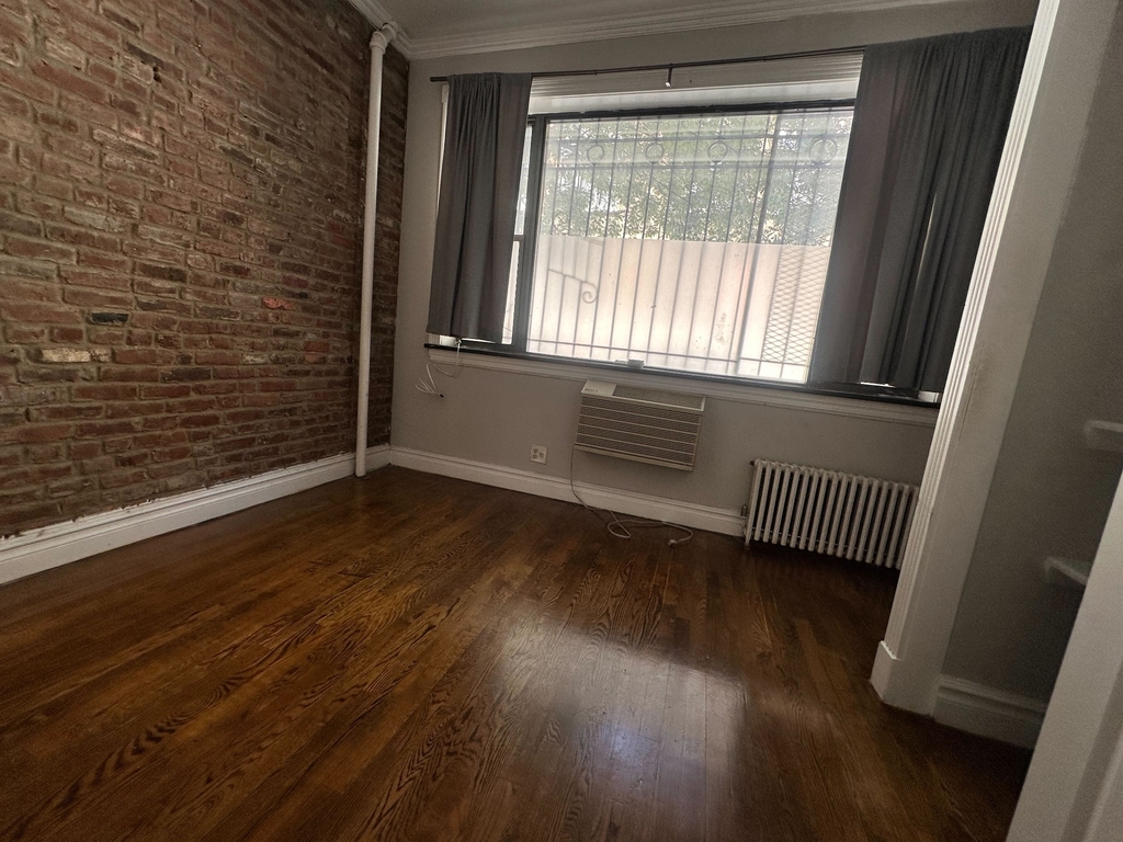 East 13th Street - Photo 3