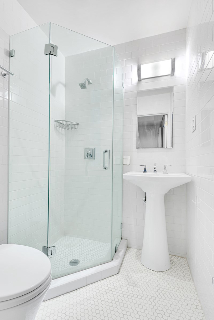 East 70th Street - Photo 7
