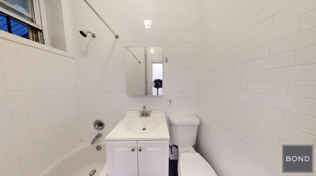 226 East 36th Street - Photo 5