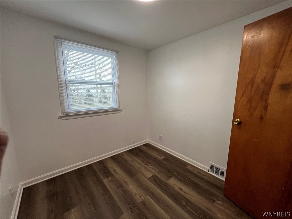 512 Cayuga Road - Photo 18