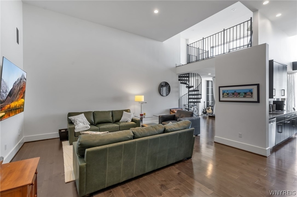 200 Delaware Avenue - Photo 2