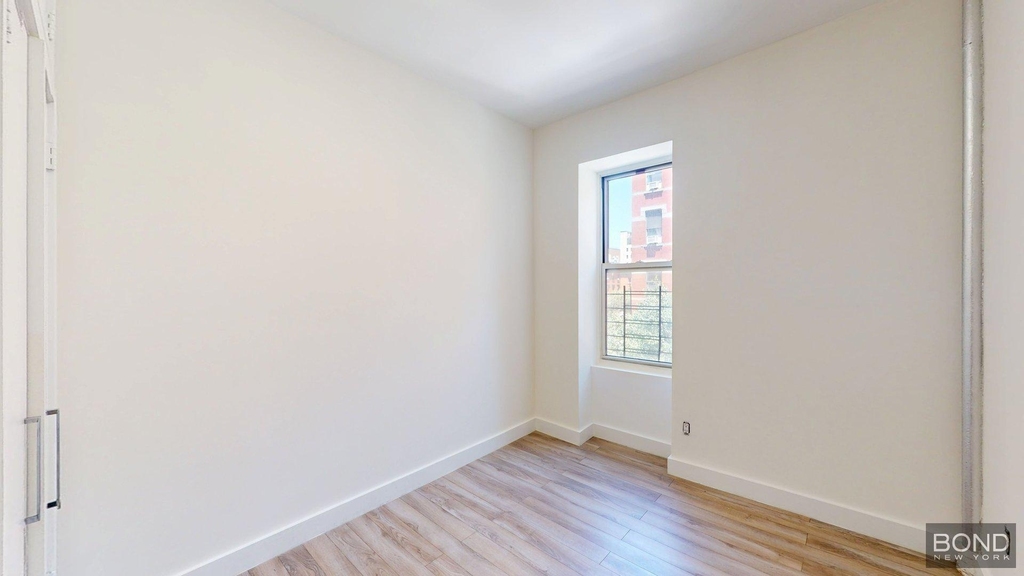 Ninth Avenue - Photo 1