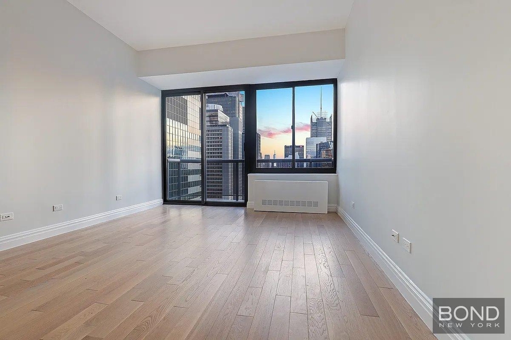 West 48th Street - Photo 5
