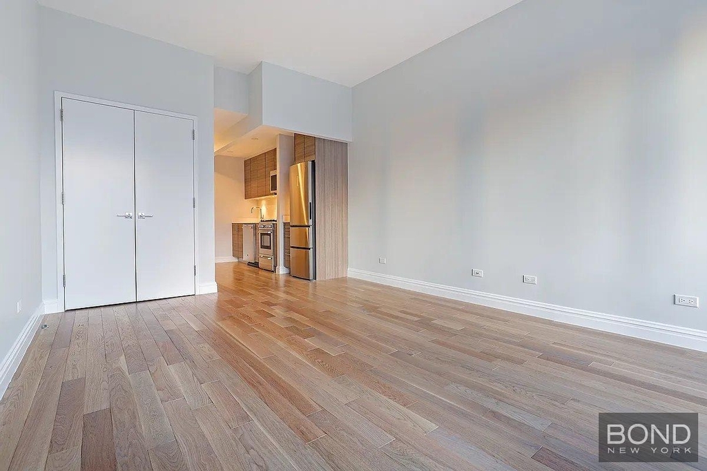 West 48th Street - Photo 3