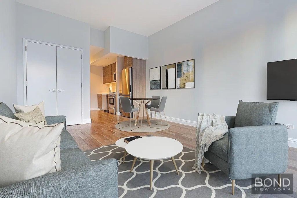 West 48th Street - Photo 4