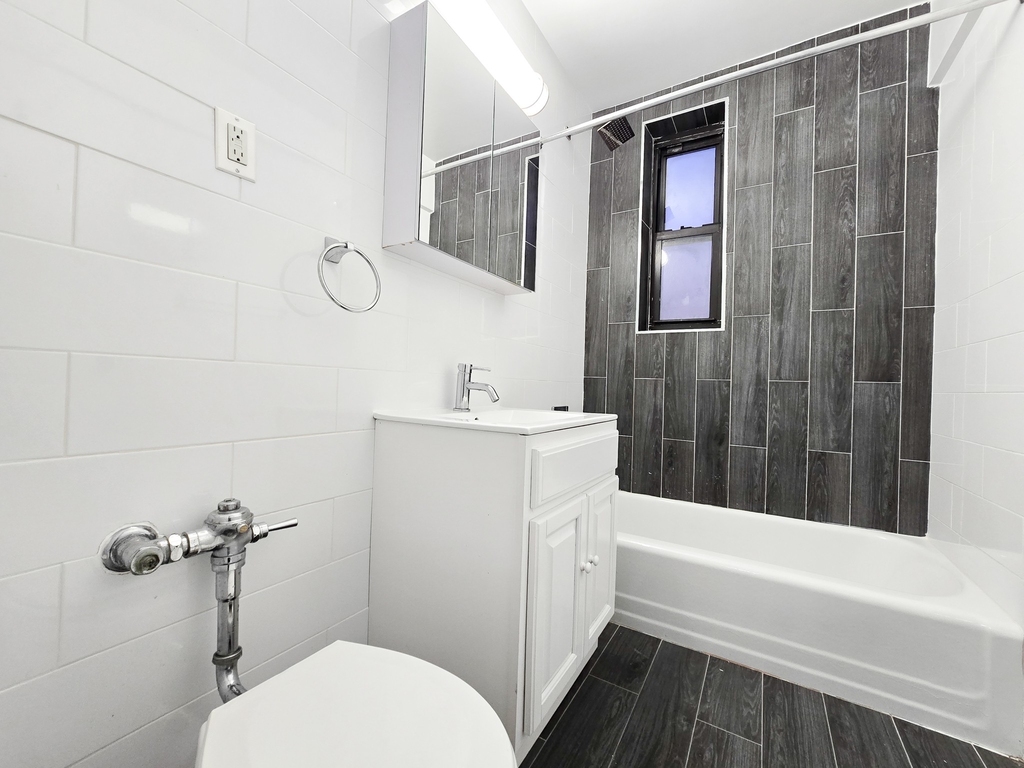 525-527 Riverdale Avenue - Photo 6