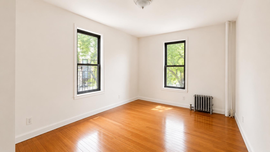 30 Dongan Place - Photo 5