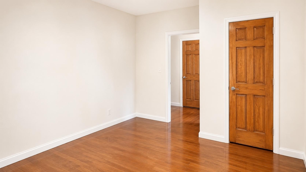 30 Dongan Place - Photo 6