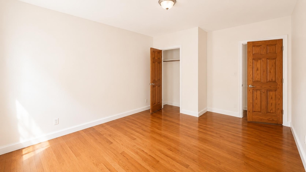 30 Dongan Place - Photo 4