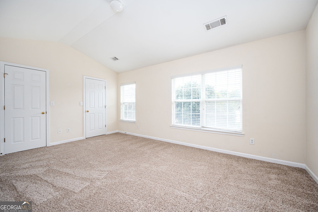 2213 Se Leicester Way - Photo 20