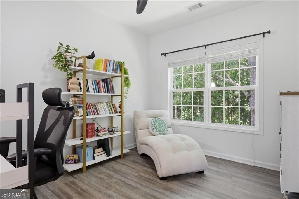 2540 Lansing Lane - Photo 4
