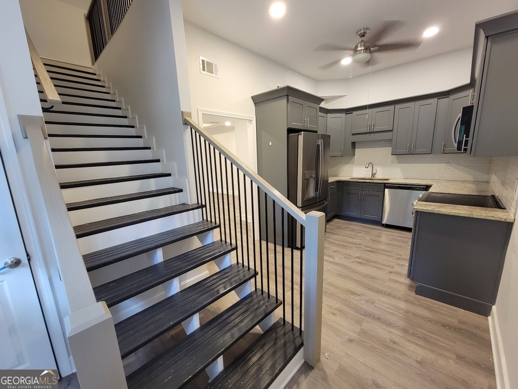 1896 Ridgewood Drive - Photo 2