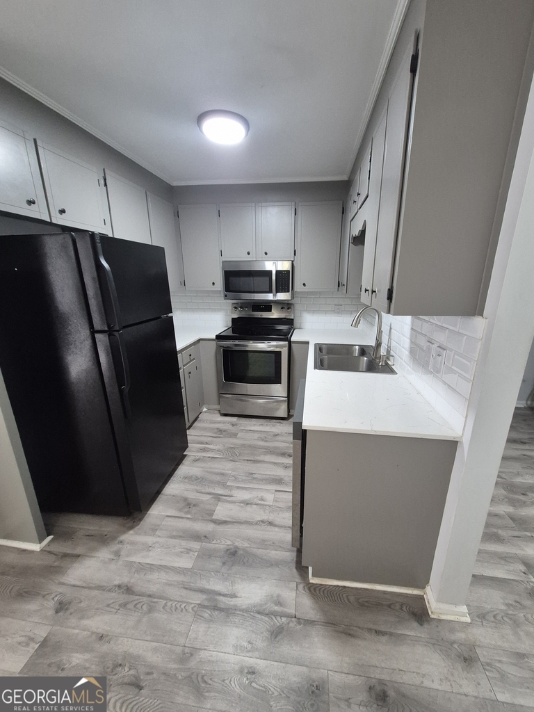 170 Springdale Court - Photo 3